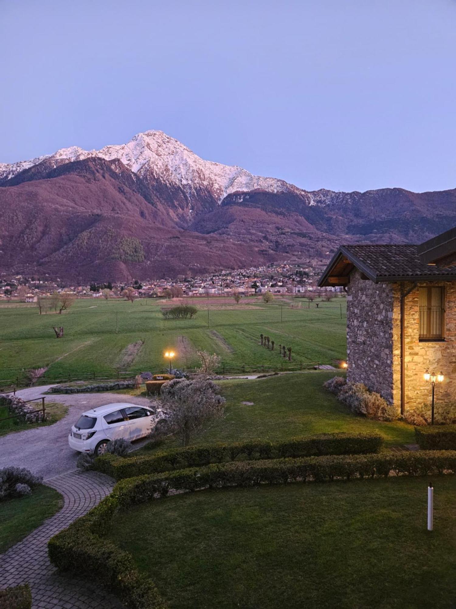 Borgo Erbiola Farm stay Colico